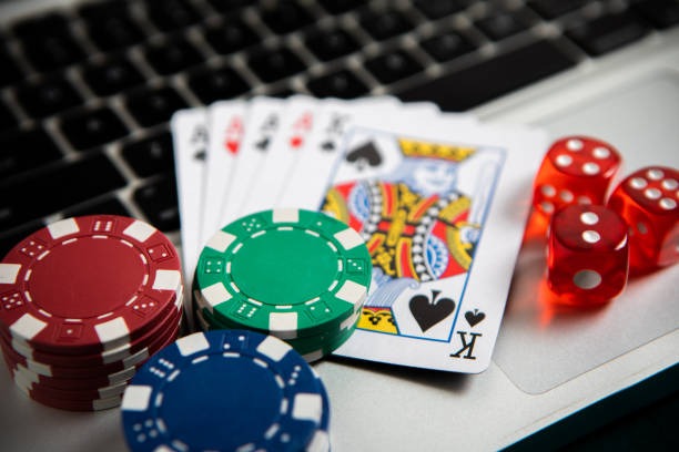 Live Sic Bo Dadu dice roll on olxtoto gacor mobile app showing three dice in cage