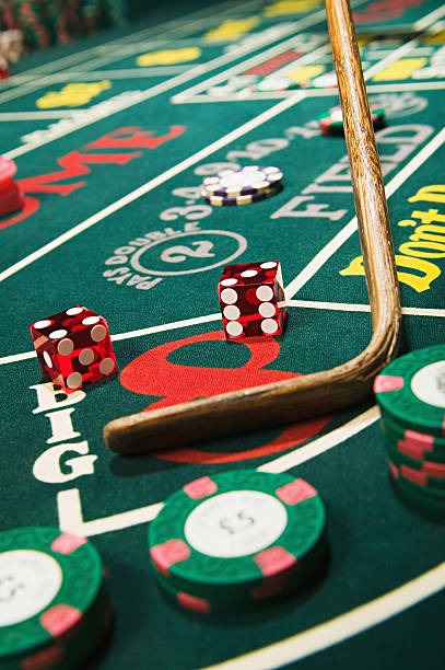 Multiple player hands displayed during active Speed Blackjack round with dealer up card visible